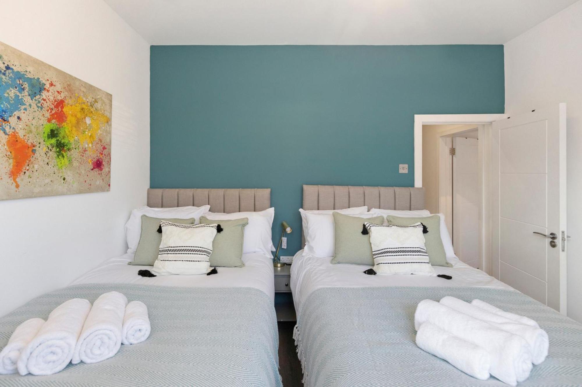 Rose Suite Camden Town 3 Bedroom Sleeps 11 ลอนดอน ภายนอก รูปภาพ