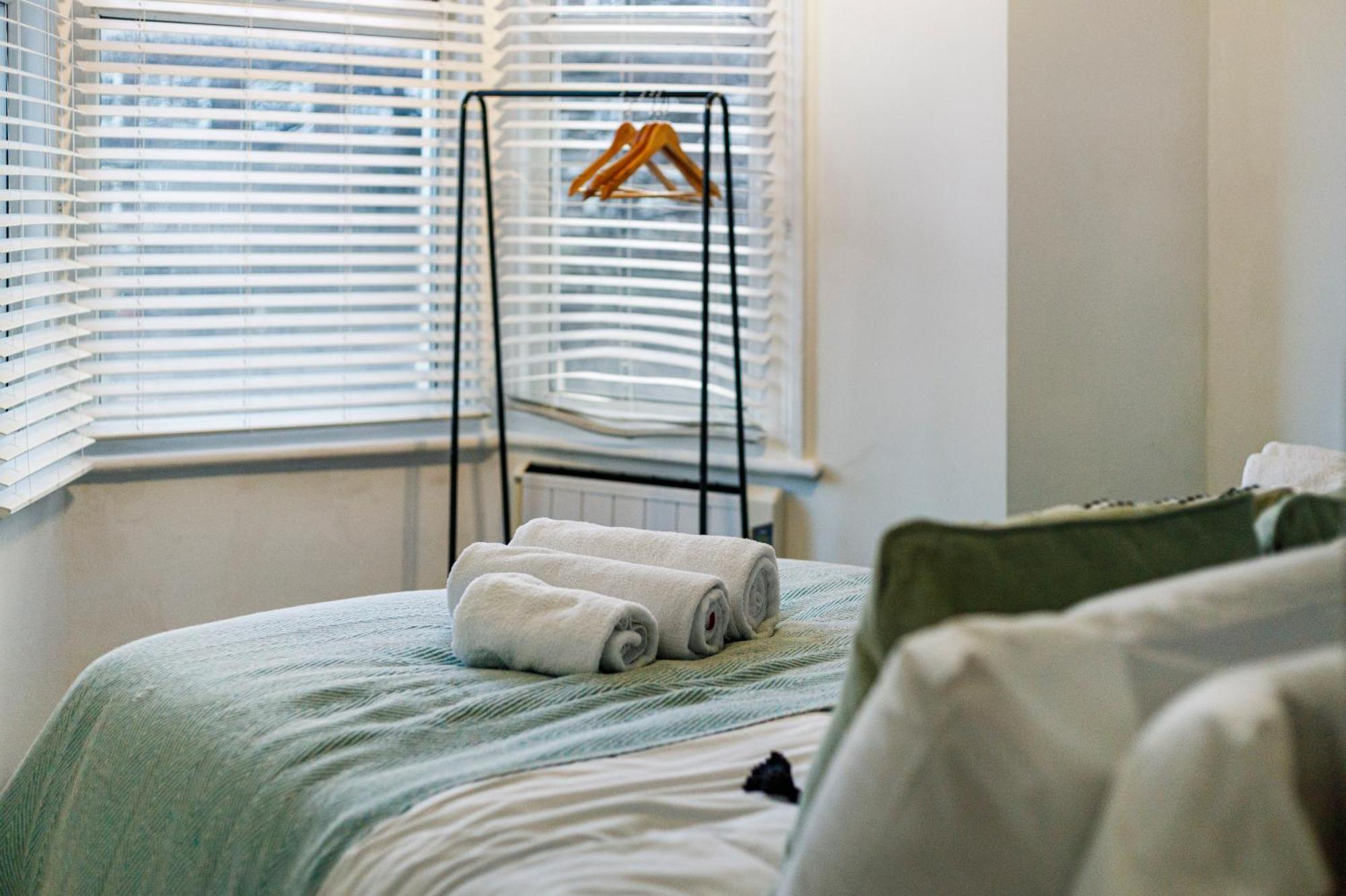 Rose Suite Camden Town 3 Bedroom Sleeps 11 ลอนดอน ภายนอก รูปภาพ