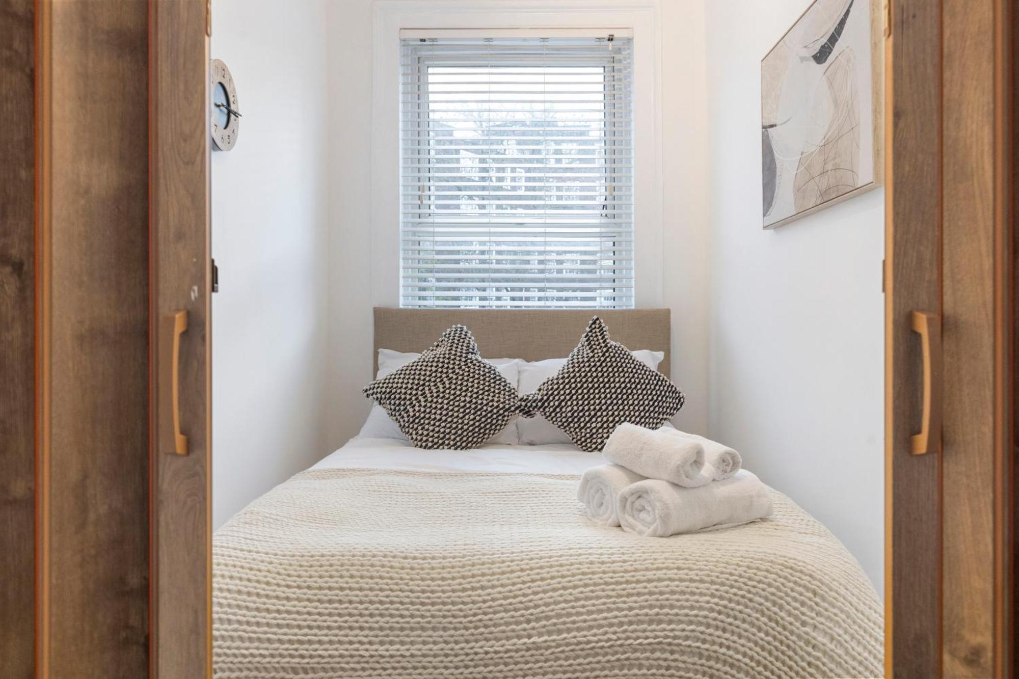 Rose Suite Camden Town 3 Bedroom Sleeps 11 ลอนดอน ภายนอก รูปภาพ