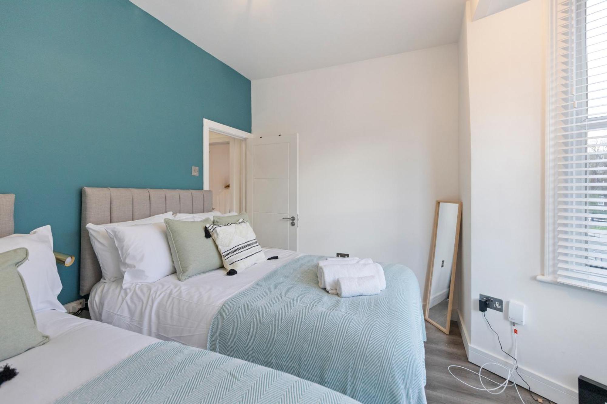 Rose Suite Camden Town 3 Bedroom Sleeps 11 ลอนดอน ภายนอก รูปภาพ