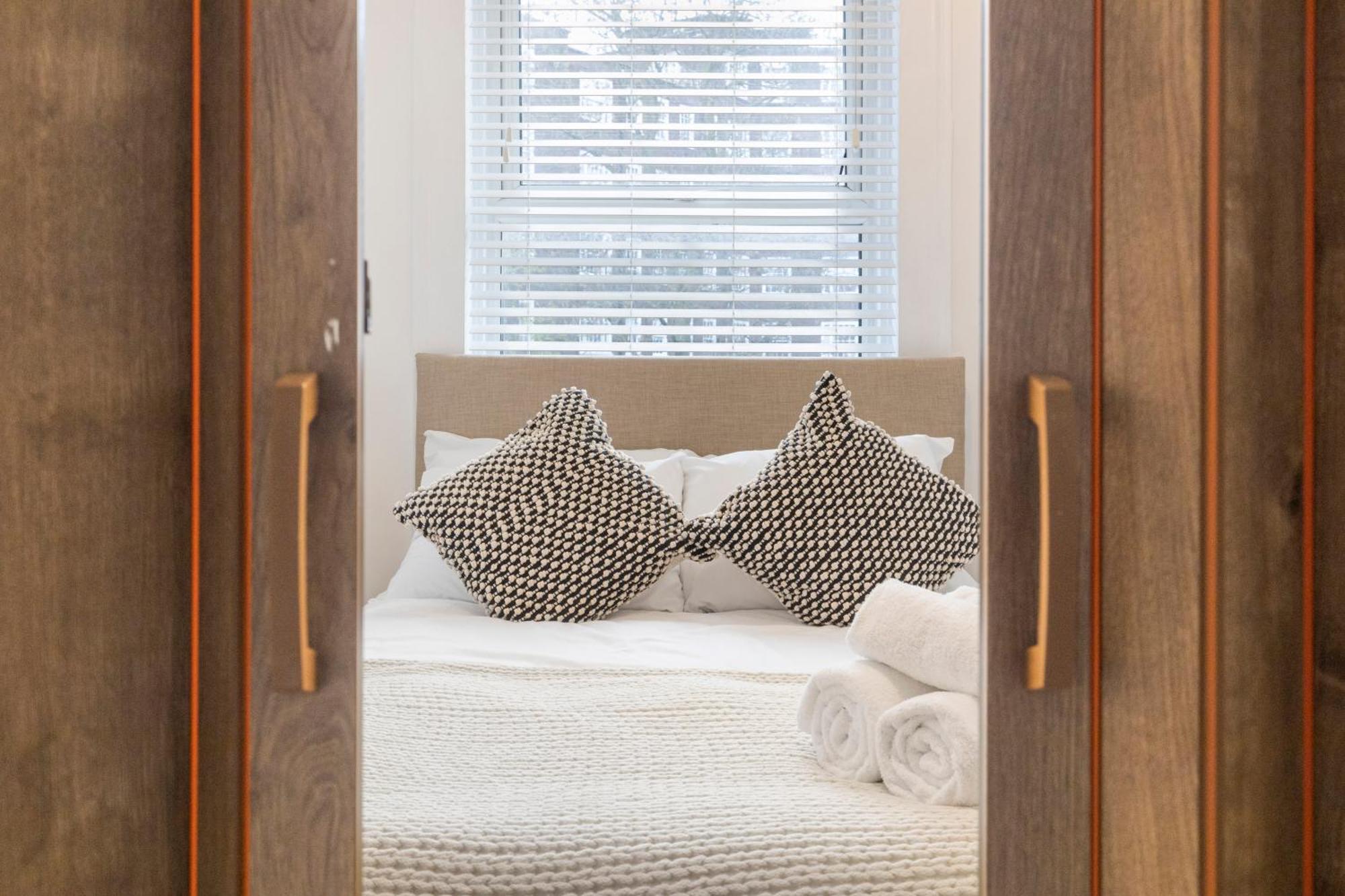 Rose Suite Camden Town 3 Bedroom Sleeps 11 ลอนดอน ภายนอก รูปภาพ